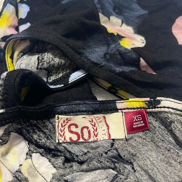 Black with Pink & Yellow Flower Pattern Crop Top Size XS NWT - Picture 6 of 9